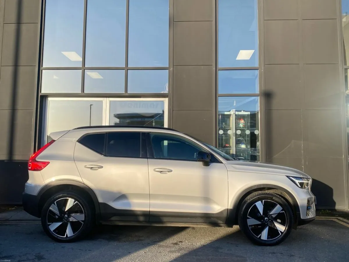 Volvo XC40 *Electric* Dark Plus Recharge Auto EV - Image 4