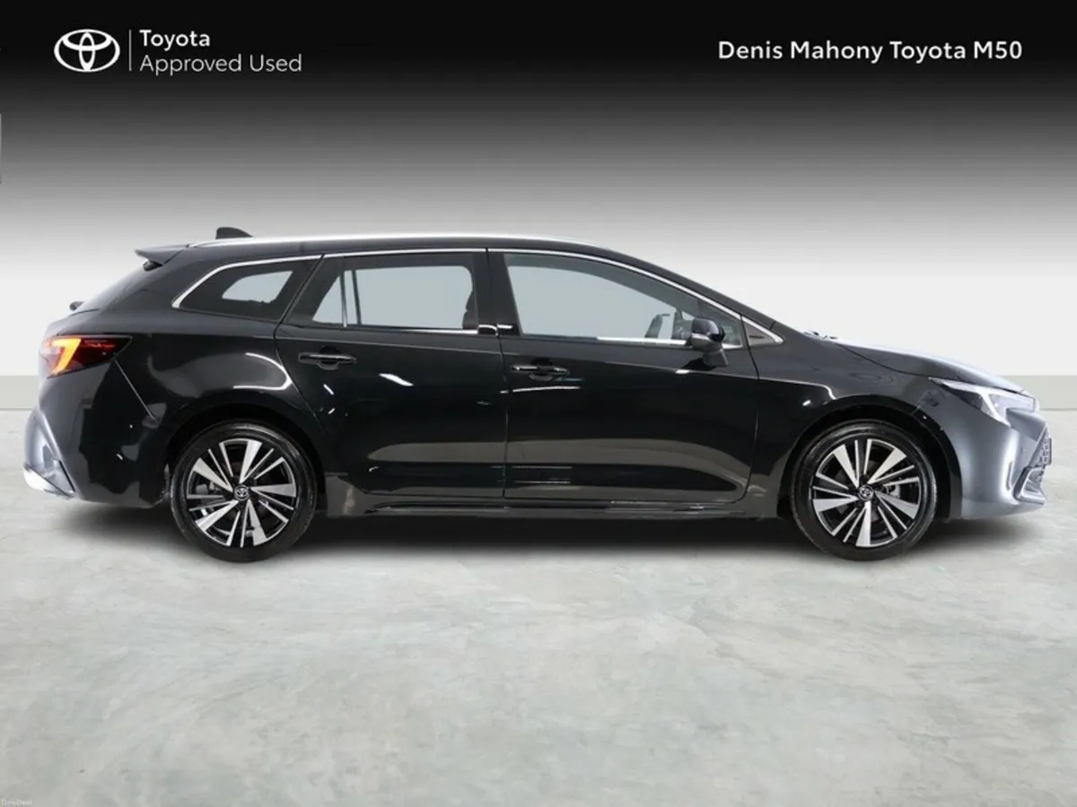 Toyota Corolla Touring Sports Sol - Image 3