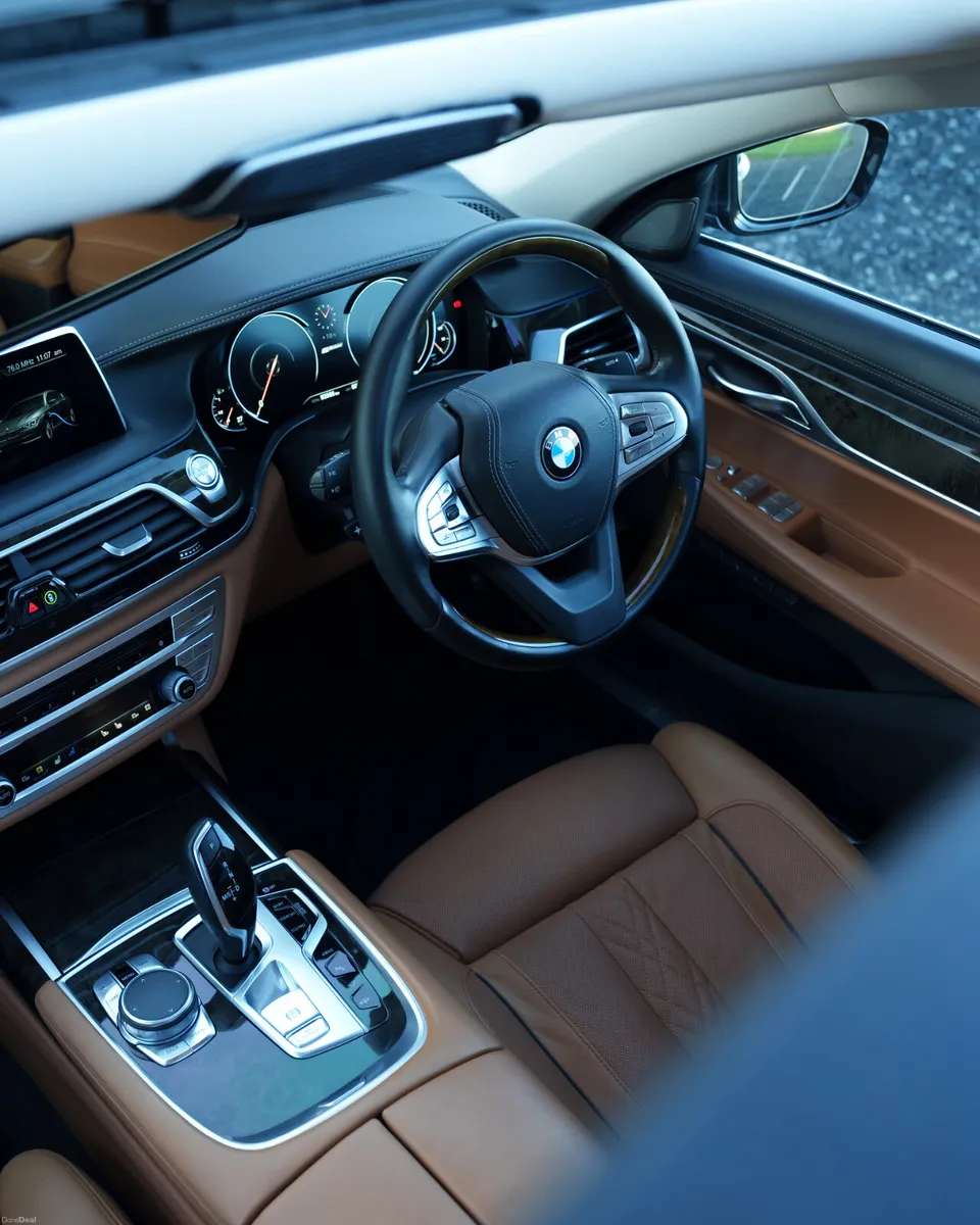 BMW 740e Luxury - Image 2