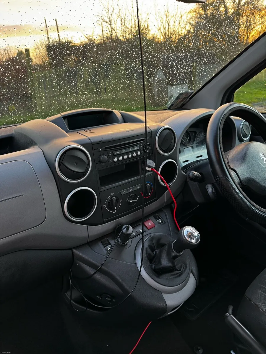 Car wheelchair Accessible - Image 4