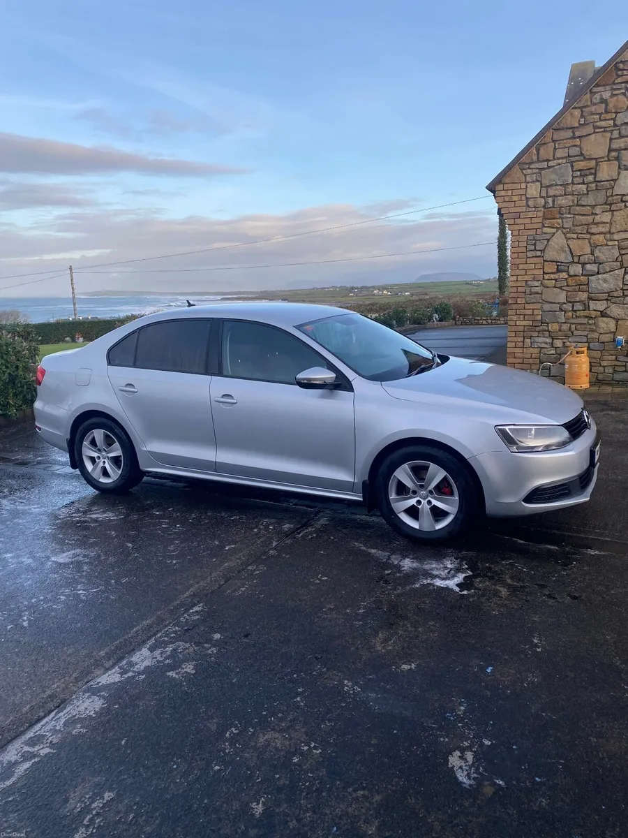 Volkswagen Jetta 2012 - Image 3