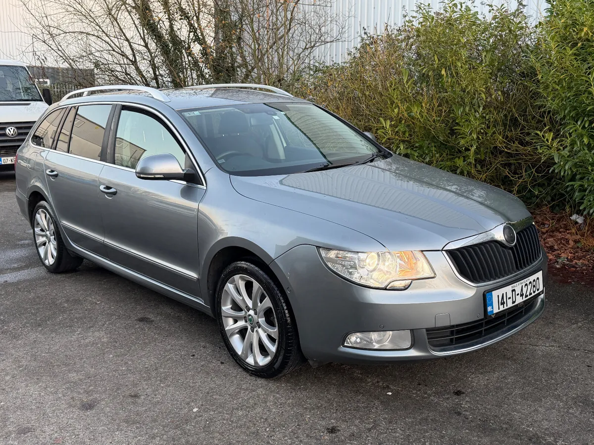 Skoda Superb DSG/LOW KM/AUTO - Image 5