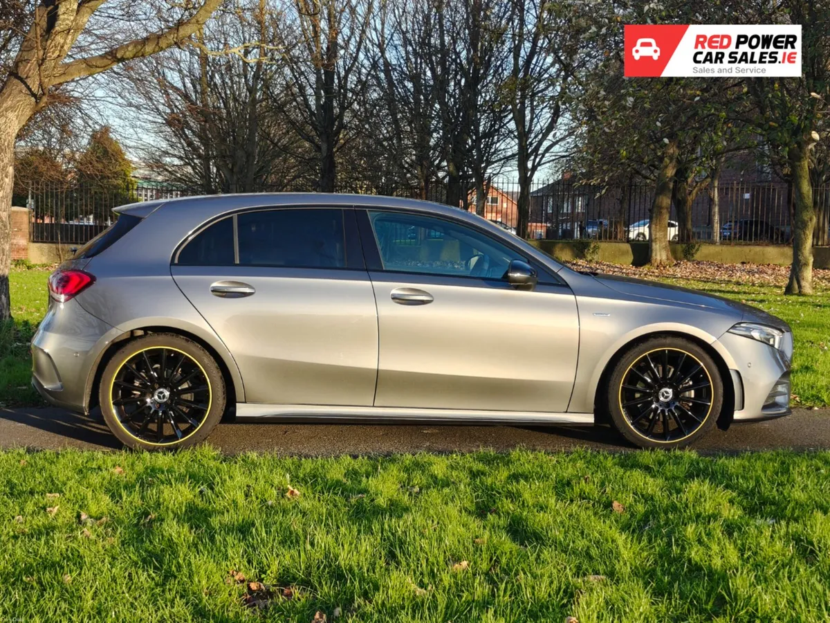 2018Mercedes-Benz A180  Edition 1  (1/250 Global) - Image 3