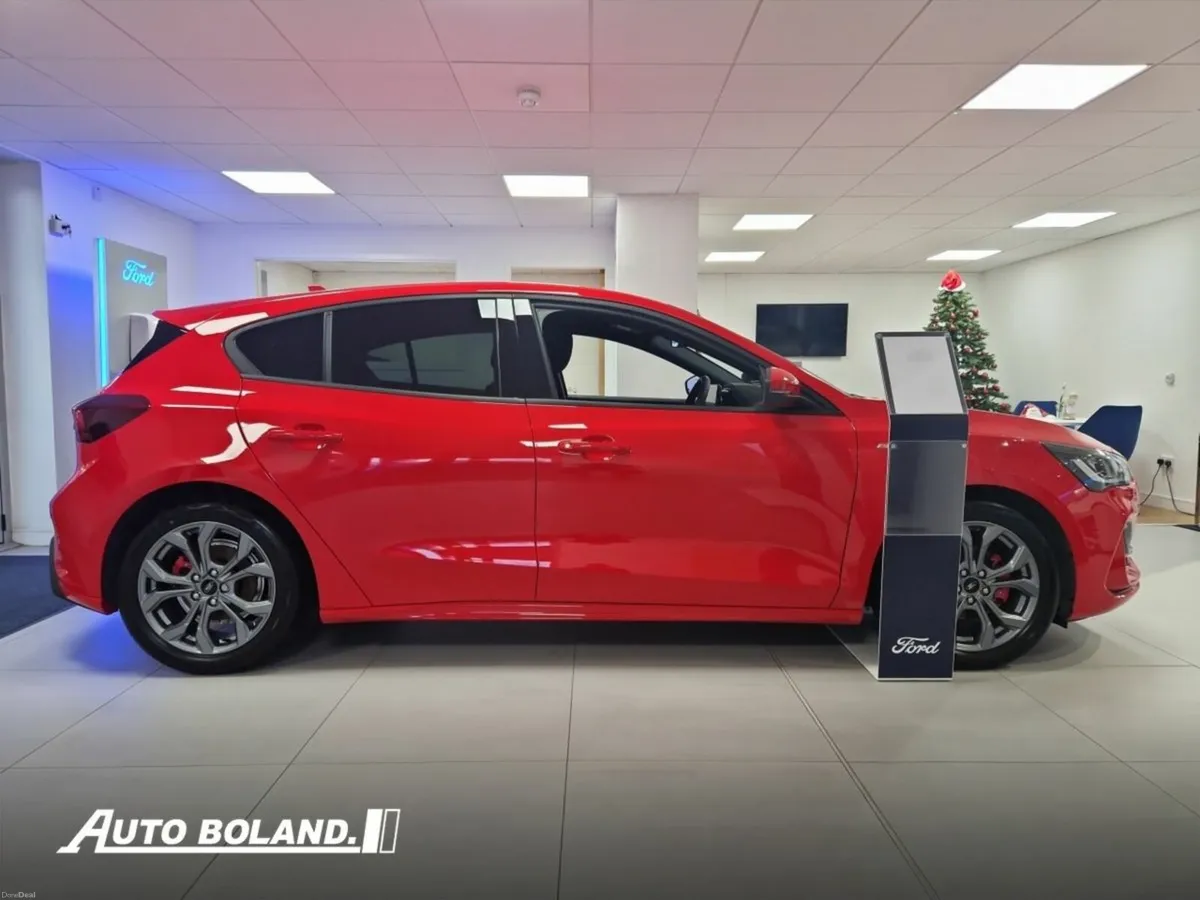 Ford Focus ST-Line 1.0L 125PS MHEV - Image 4