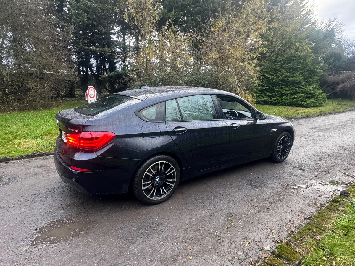 16 BMW 520GT M-SPORT - Image 2