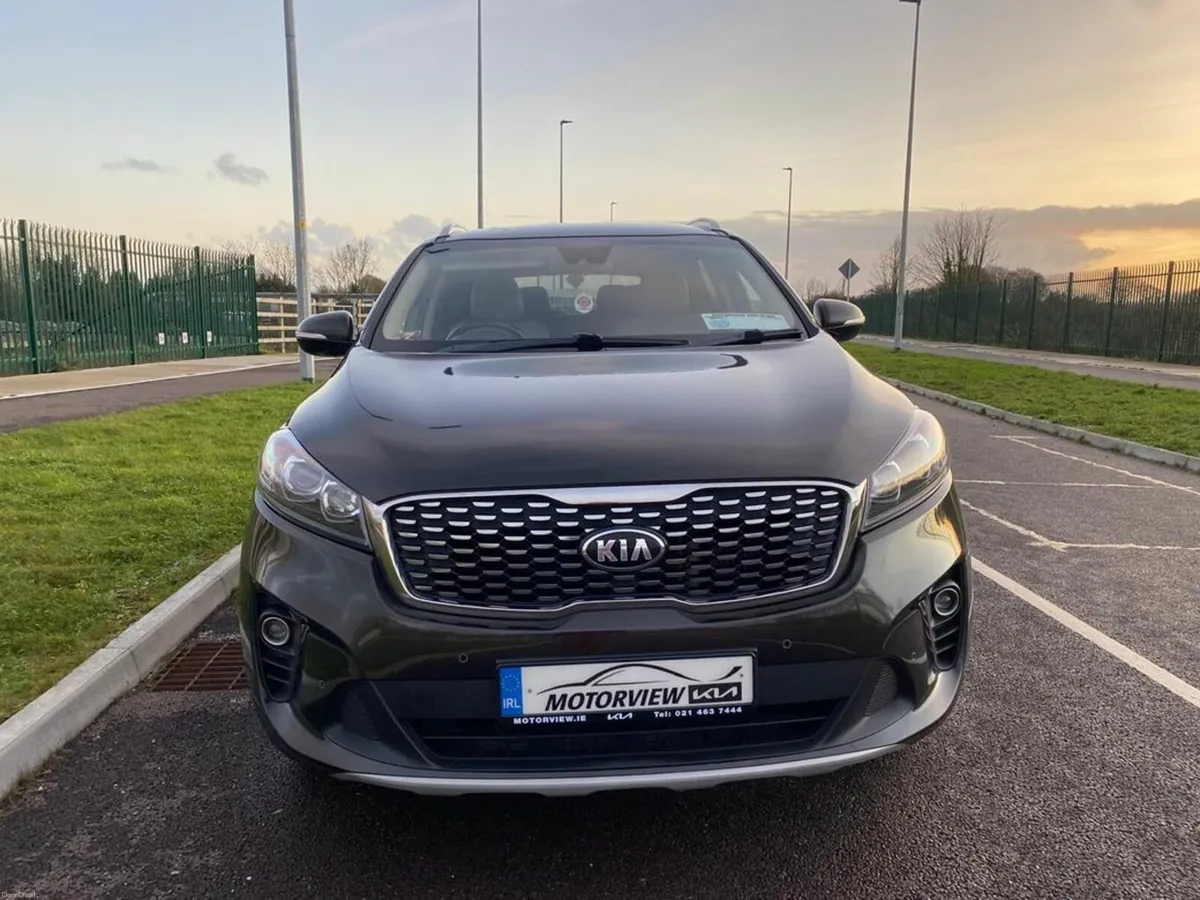 Kia Sorento 7 Seater 2.2D Premium Spec IMMACULATE - Image 4