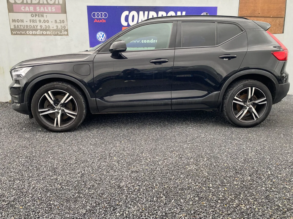 2020 VOLVO XC40 1.5 R-DESIGN RECHARGE 258BHO - Image 2