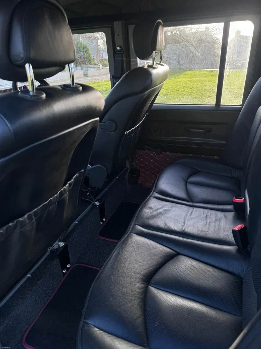 Land Rover Defender 130 - Image 2