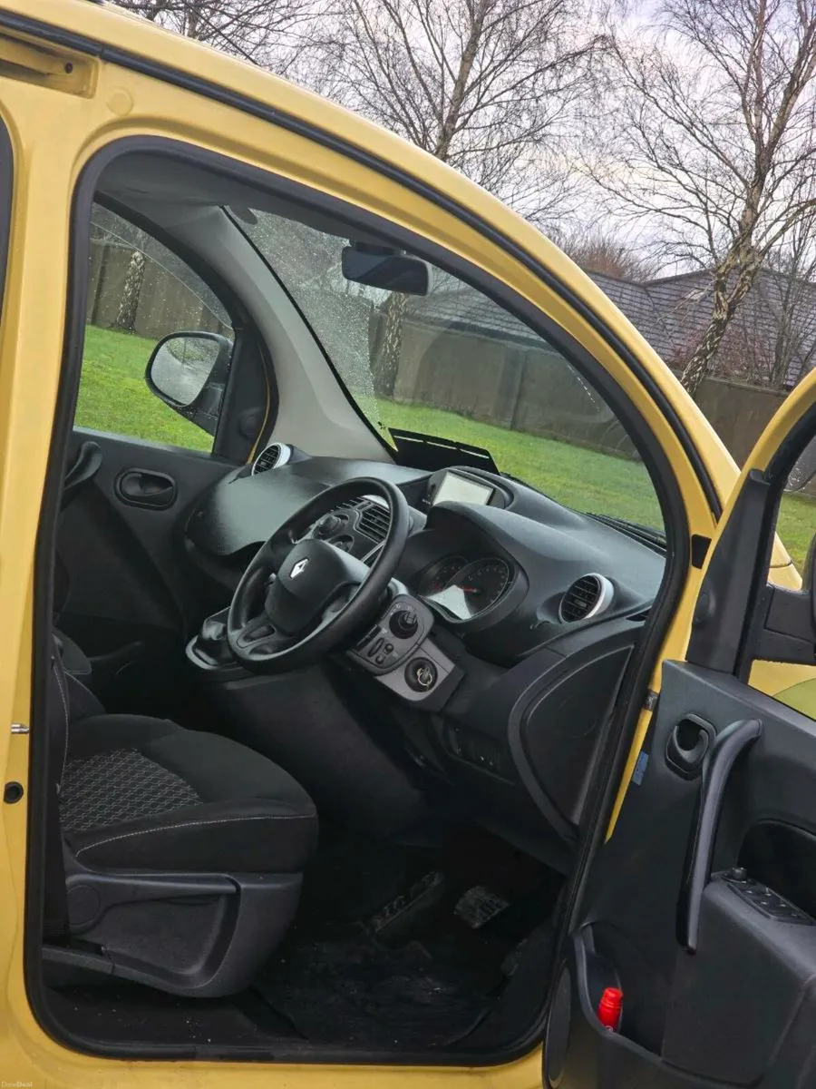 Renault kangoo 1.6 Petrol Automatic, 5 seats. 
✅️ - Image 3