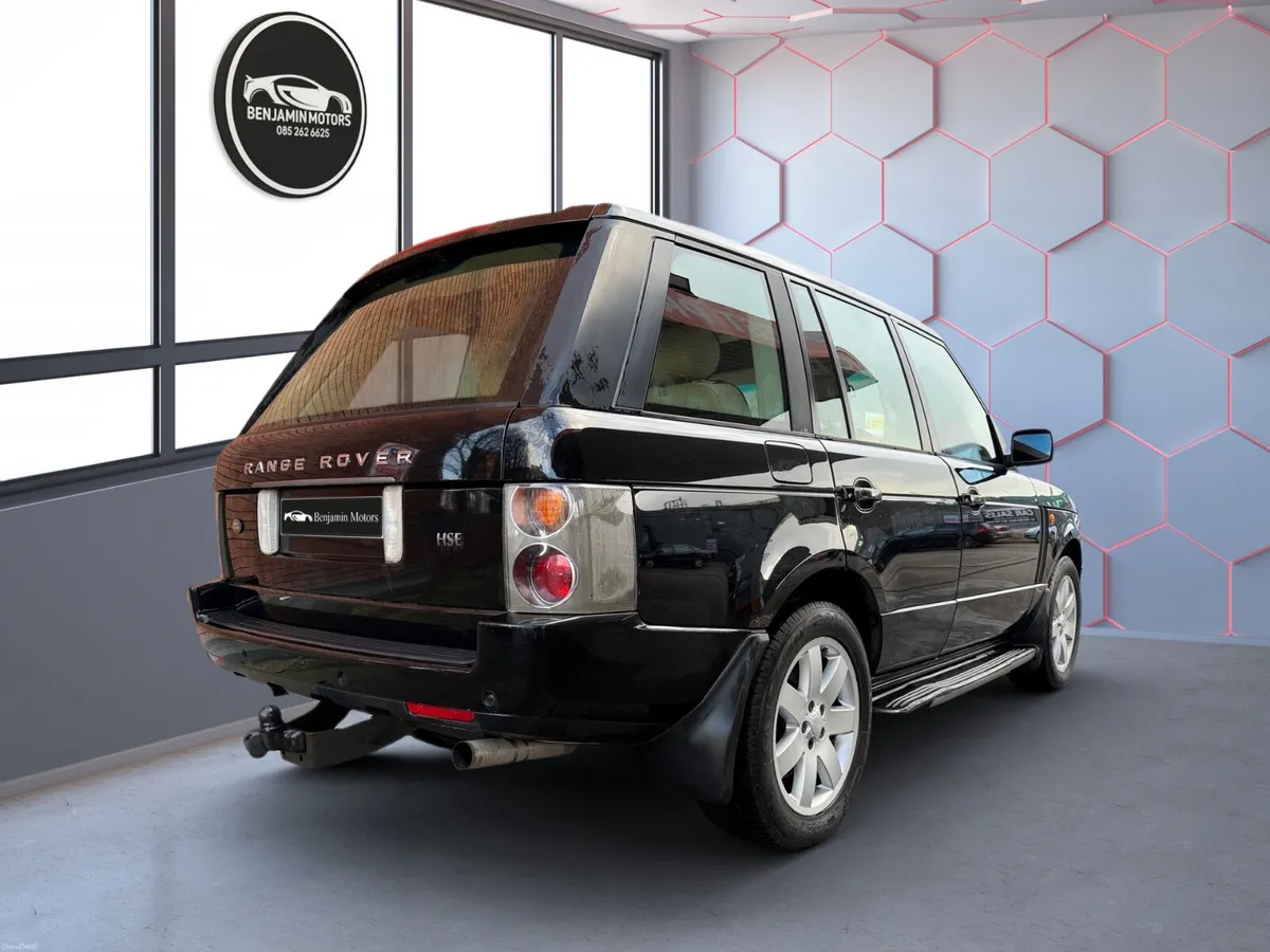 Range Rover Vogue CrewCab High Specs Cheap tax 333 - Image 5