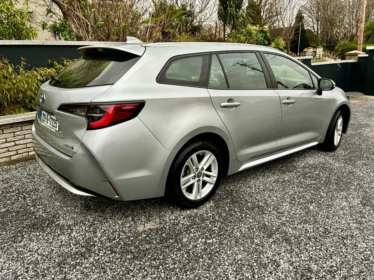 Toyota Corolla 2022. Hybrid Estate - Image 4
