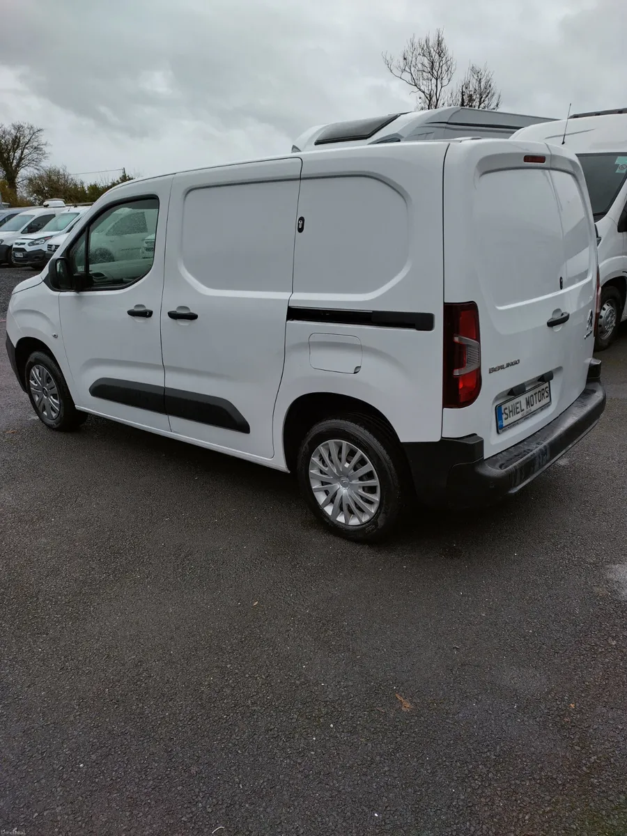 BERLINGO 2021 3 SEATER  DIESEL VAN - Image 5