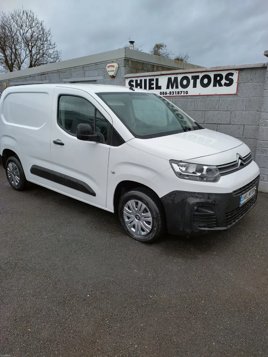 BERLINGO 2021 3 SEATER  DIESEL VAN - Image 2