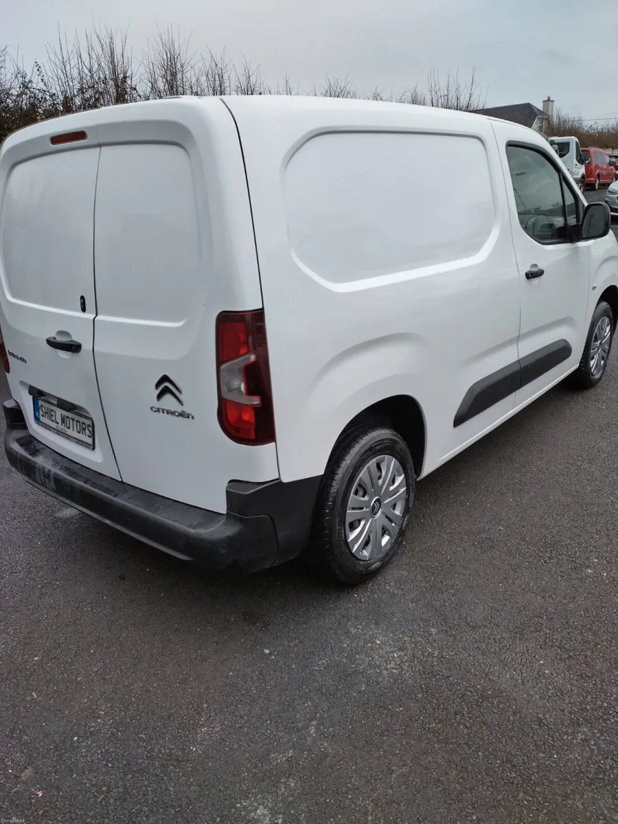 BERLINGO 2021 3 SEATER  DIESEL VAN - Image 6