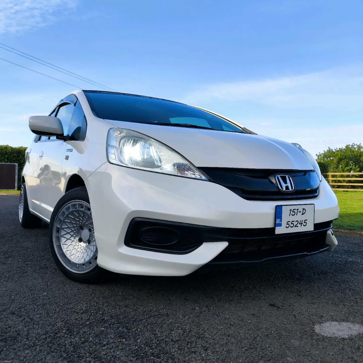 Honda fit Shuttle jazz  hybrid price negotiable - Image 1