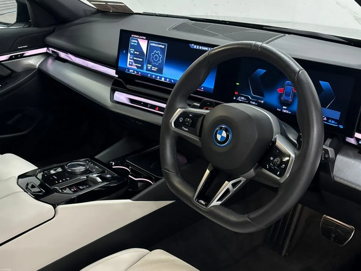 BMW 5-Series 530e PHEV M Sport Pro TOURING - Image 6