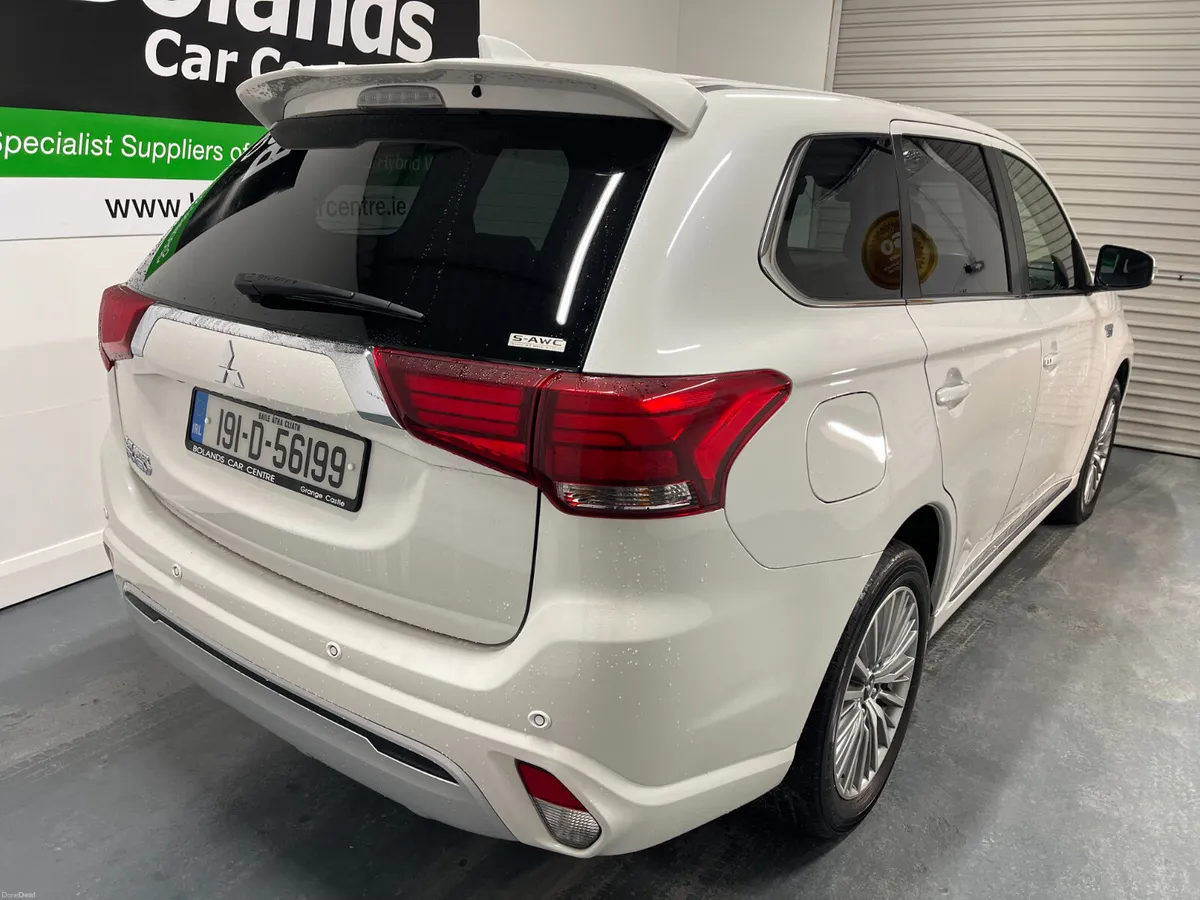 2019 Mitsubishi Outlander Hybrid 2.4Phev Automatic - Image 5
