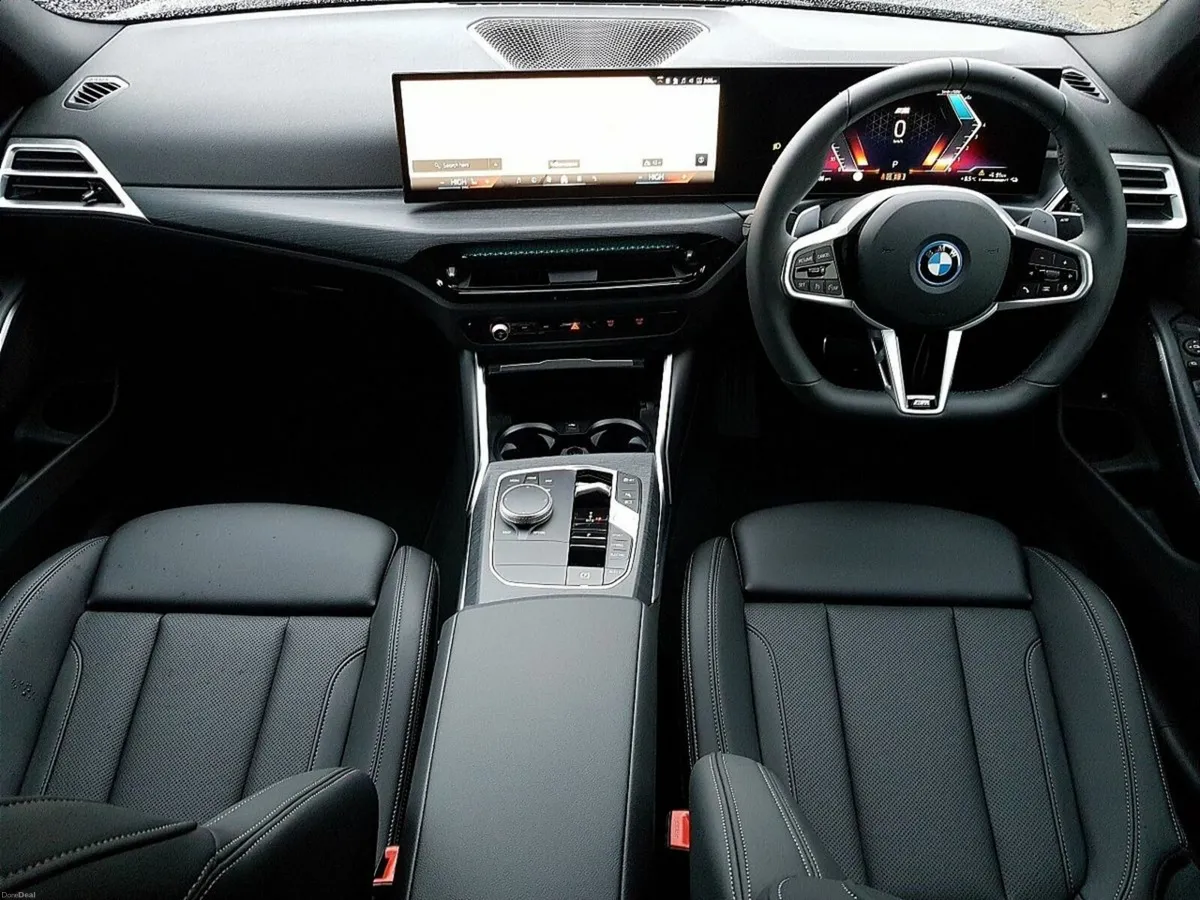 BMW 3-Series 330e M Sport Saloon - Image 4