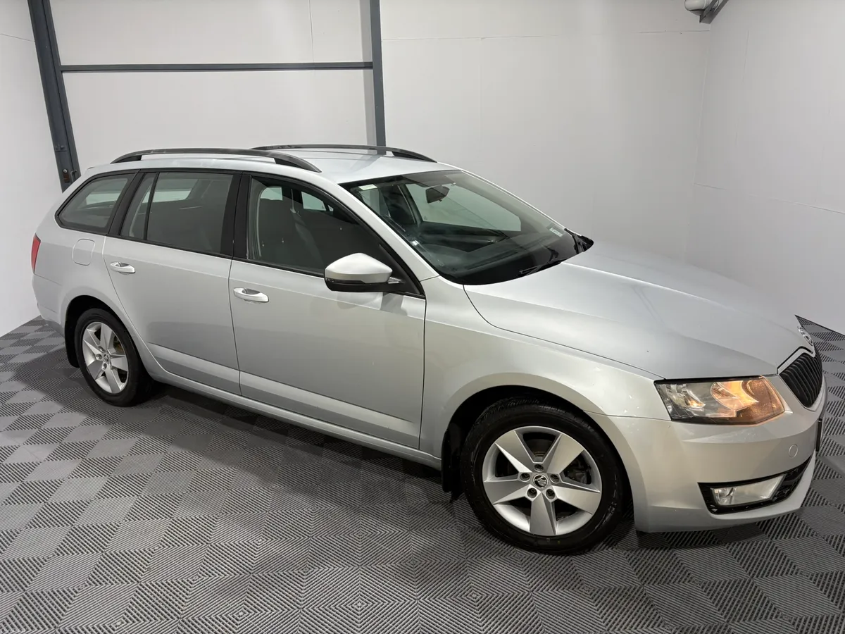 2016 Skoda Octavia Combi Estate 1.6 110 Bhp - Image 2