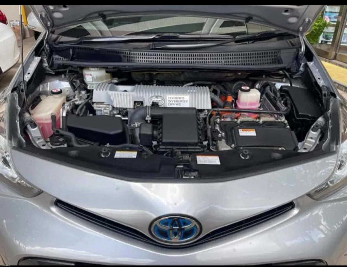 Toyota Prius Alpha 7 Seater  Hi Spec Cruise Contr - Image 2