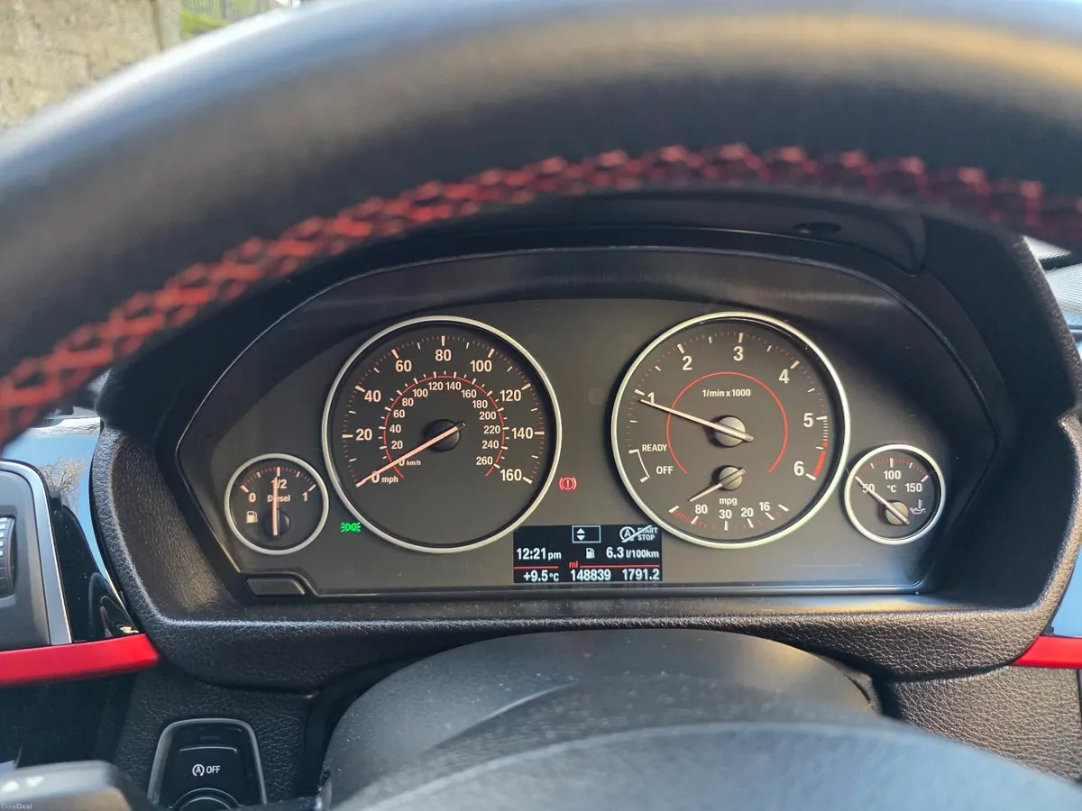 BMW 3-Series 2015 Sport M Performance - Image 2