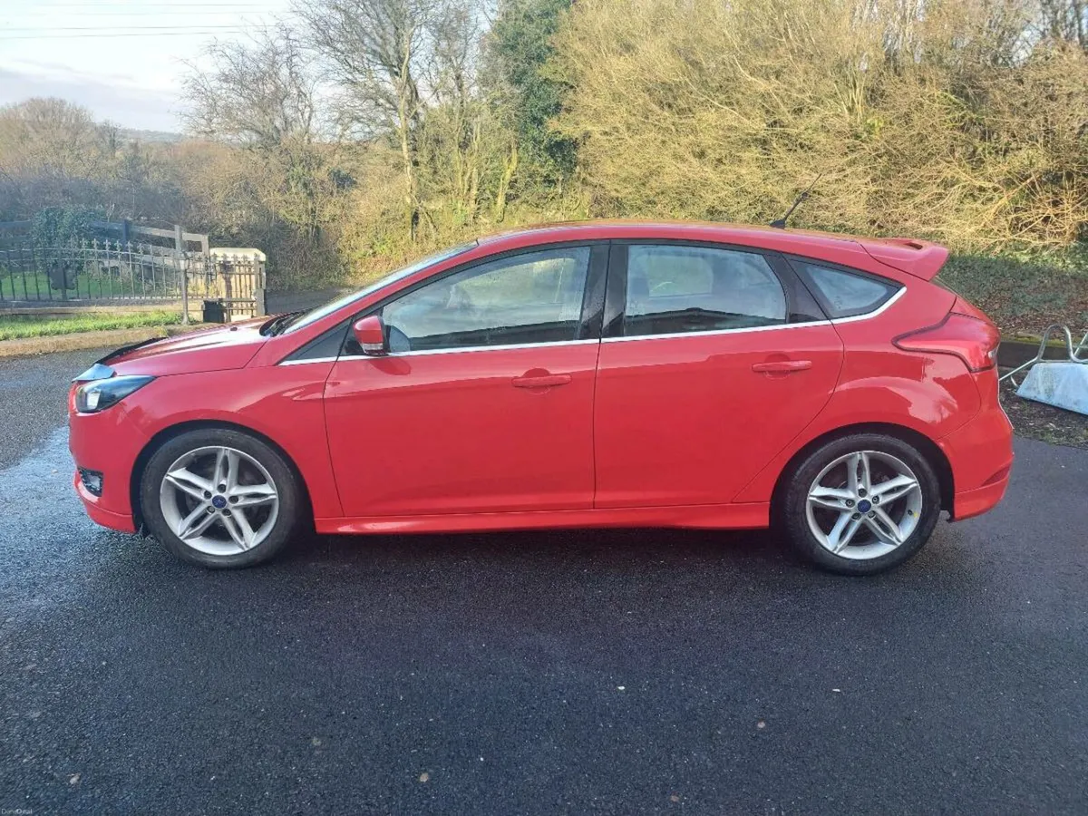 2016 Ford Focus ST Line - Image 3
