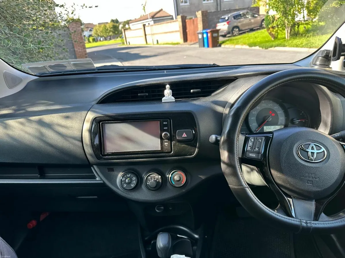 Toyota Vitz 2017 - Image 3