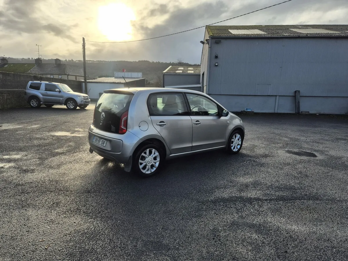 141 VW UP - Image 4