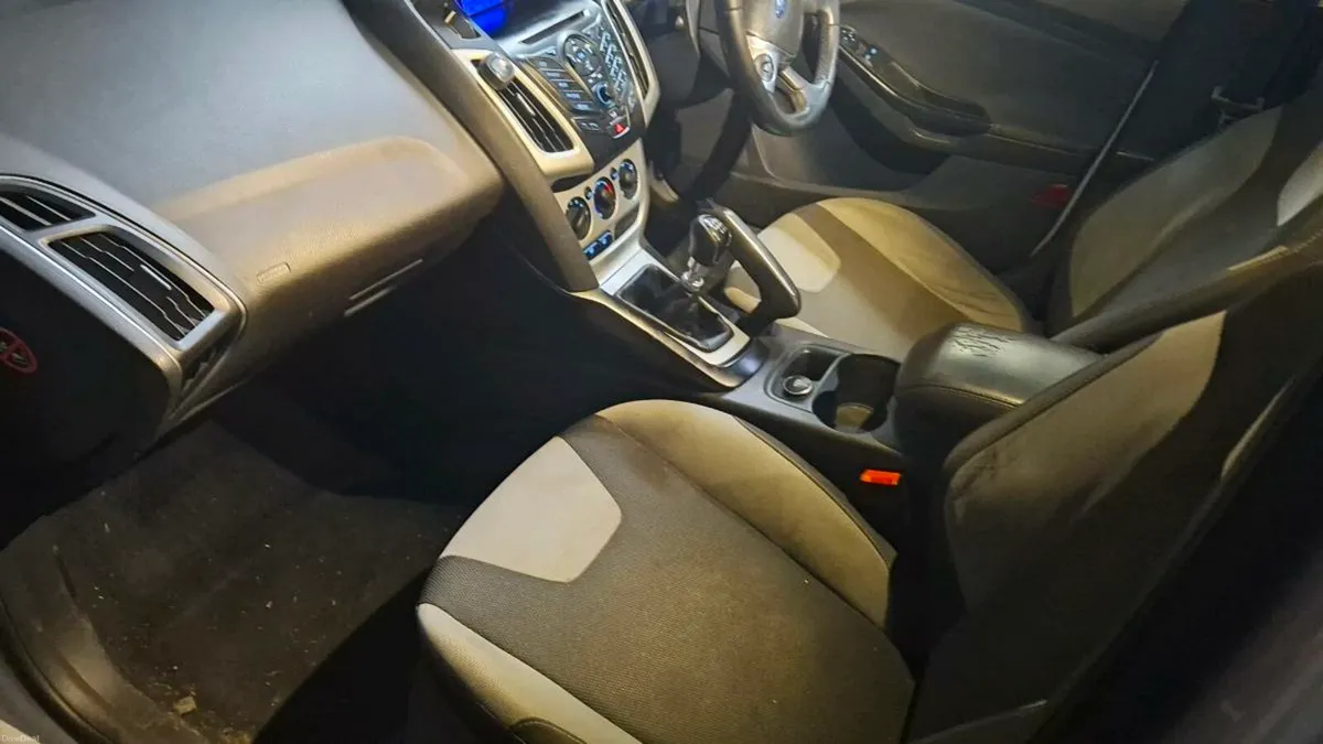 Ford focus  1.6 - Image 2