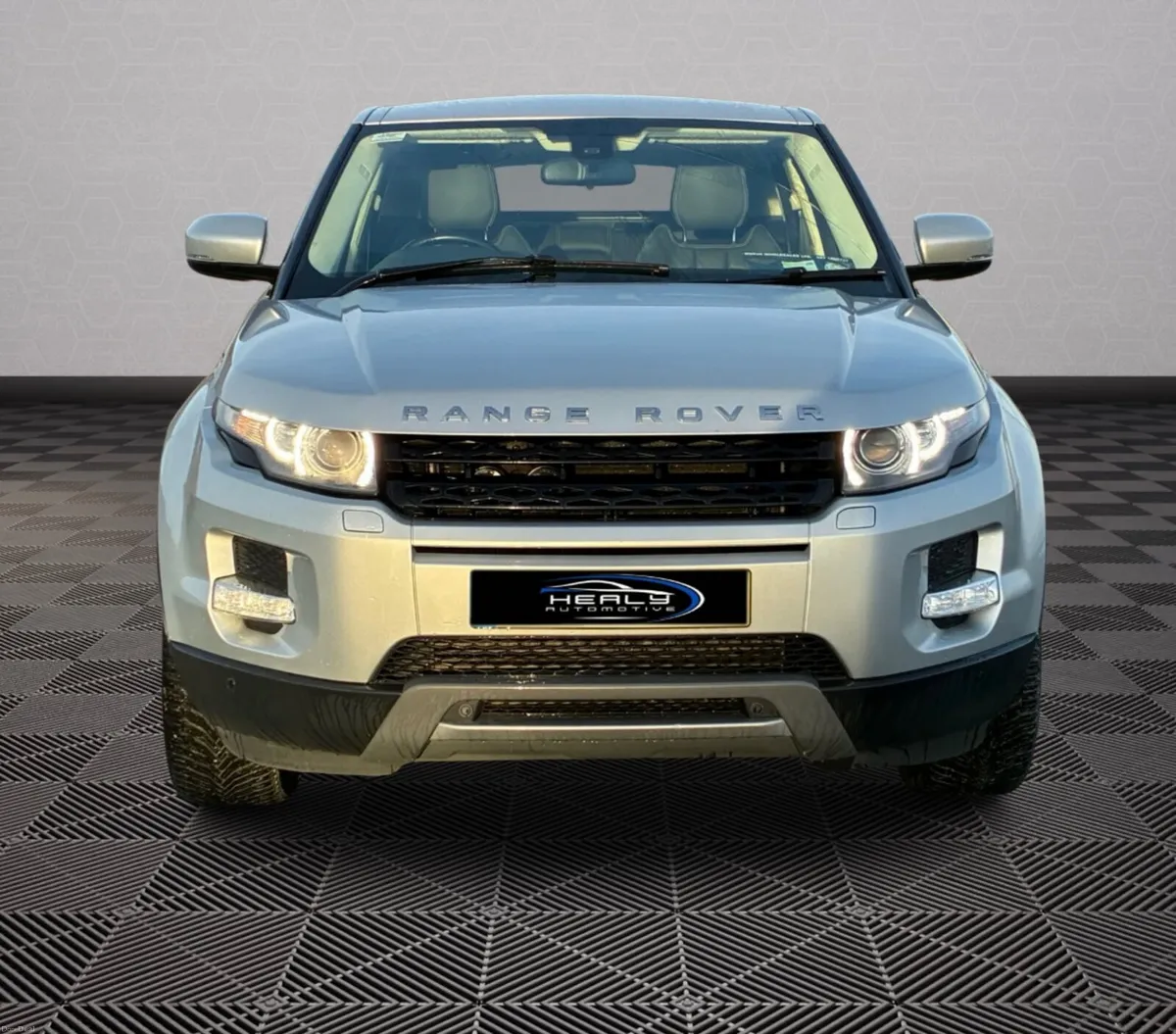 Land Rover Range Rover Evoque *Pan Roof* - Image 4