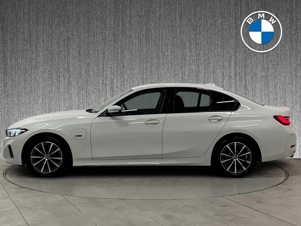 BMW 3-Series 330e Sport - Image 4