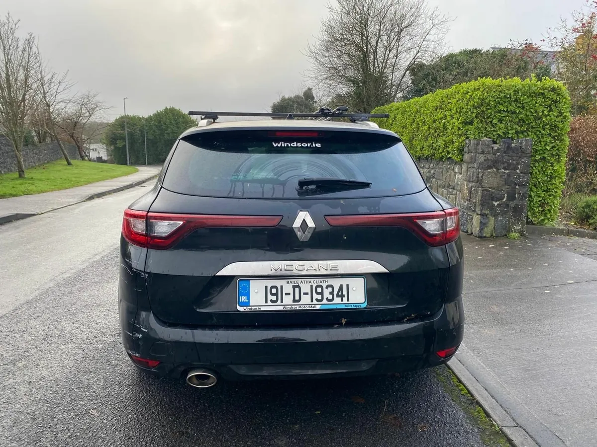 Renault Megane 2019 - Owner Emigrating - Image 3