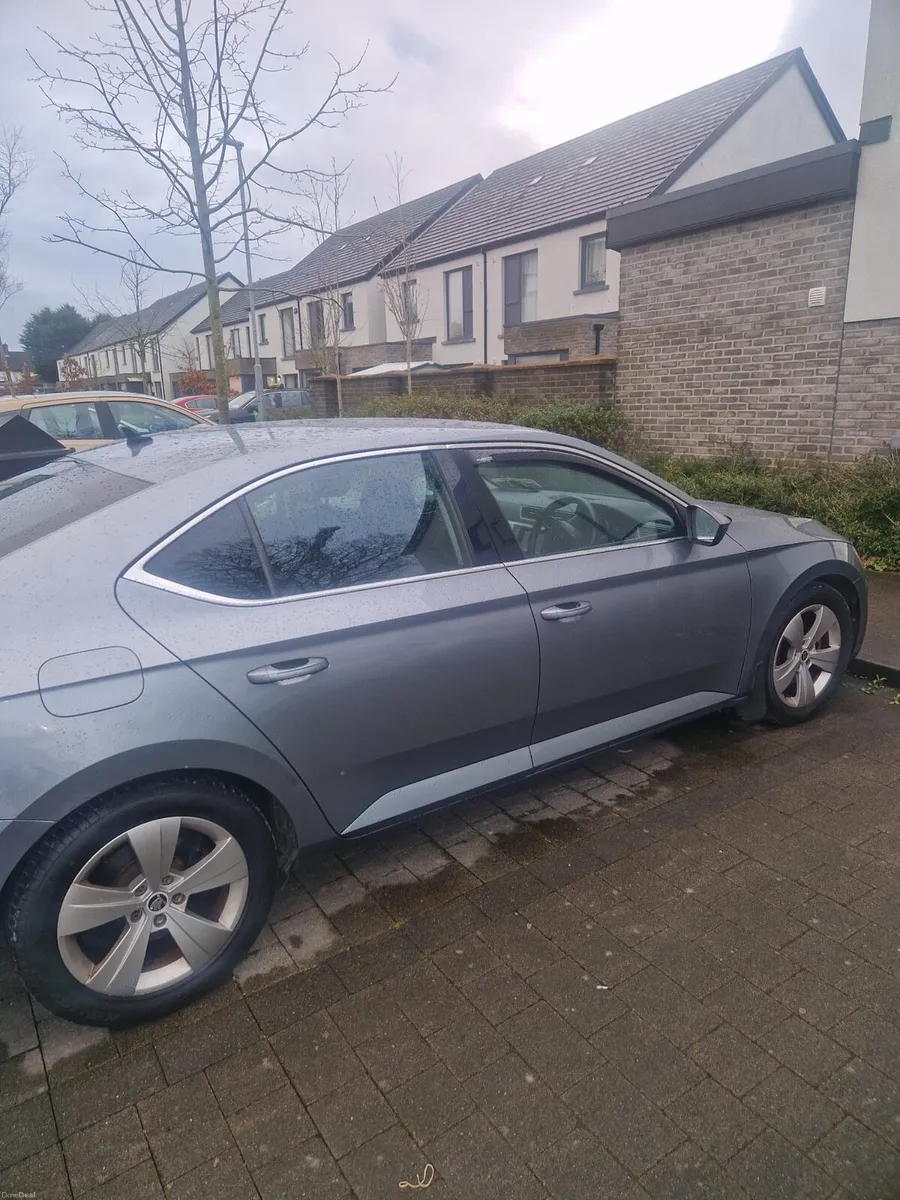Skoda Superb 2.0 Automatic for sale - Image 3