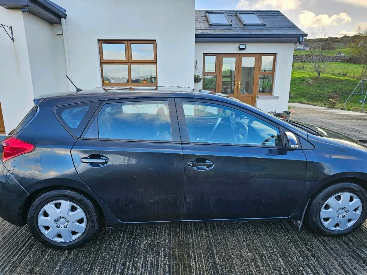 Toyota Auris 2013 - Image 3