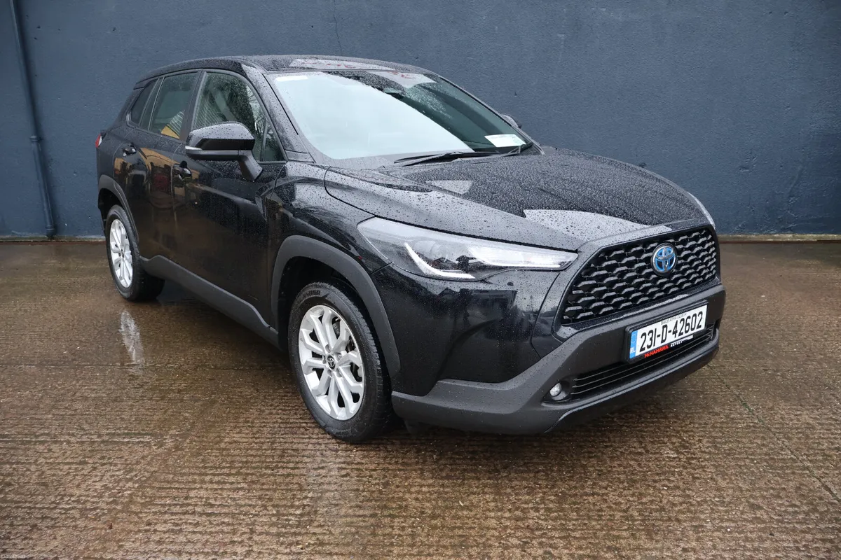 Toyota Corolla Cross Luna Exceptional Condition! - Image 3