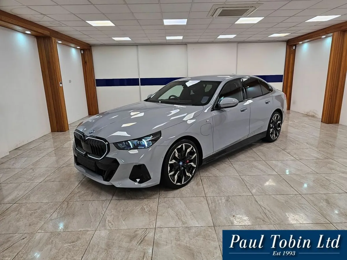 BMW 5-Series 550E ! OVER 114K NEW - Image 1