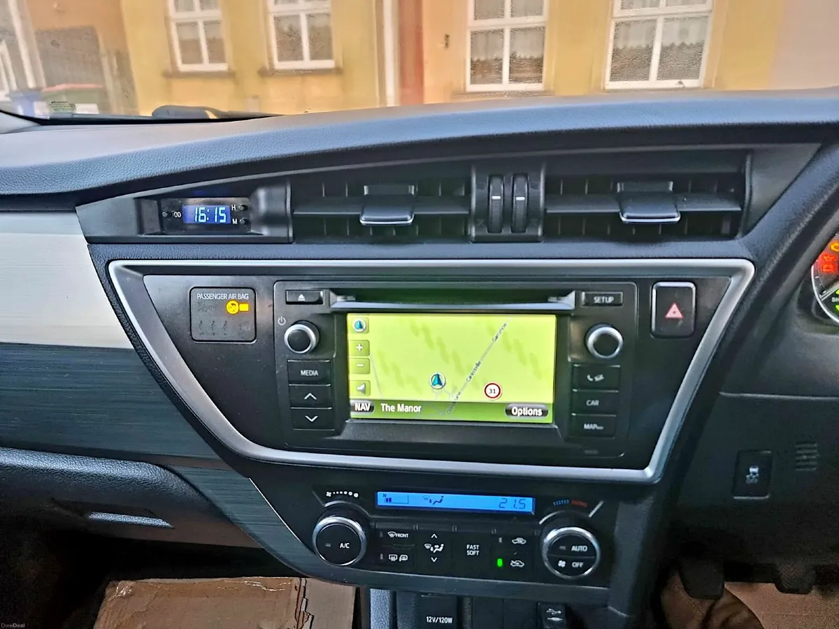 Toyota Auris 2013 - Estate - Image 2