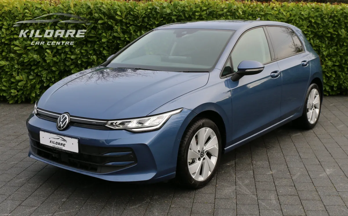 VOLKSWAGEN GOLF eTSI HYBRID - Image 2