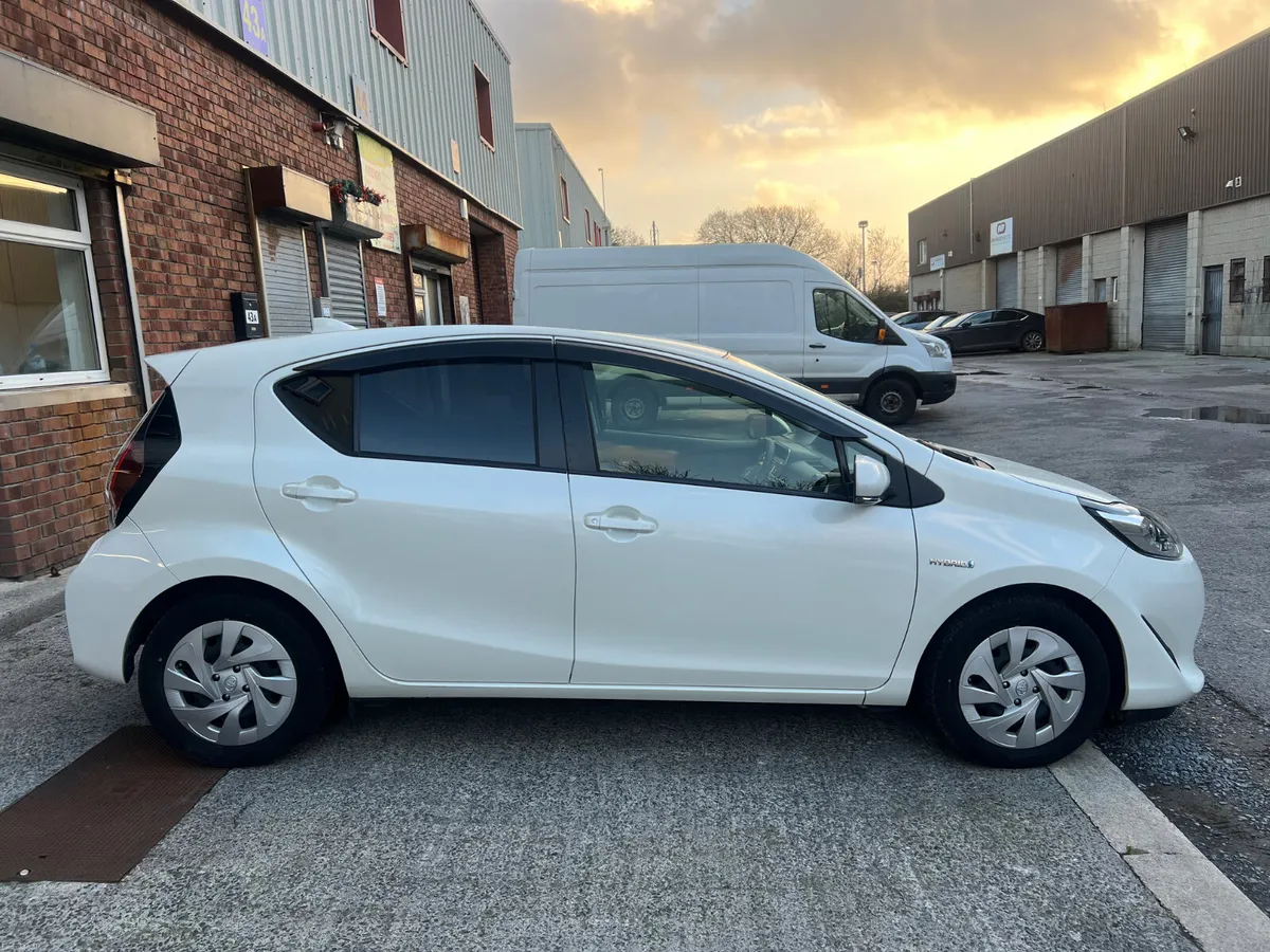 Toyota Aqua 1.5L Hybrid 2020 - Image 4