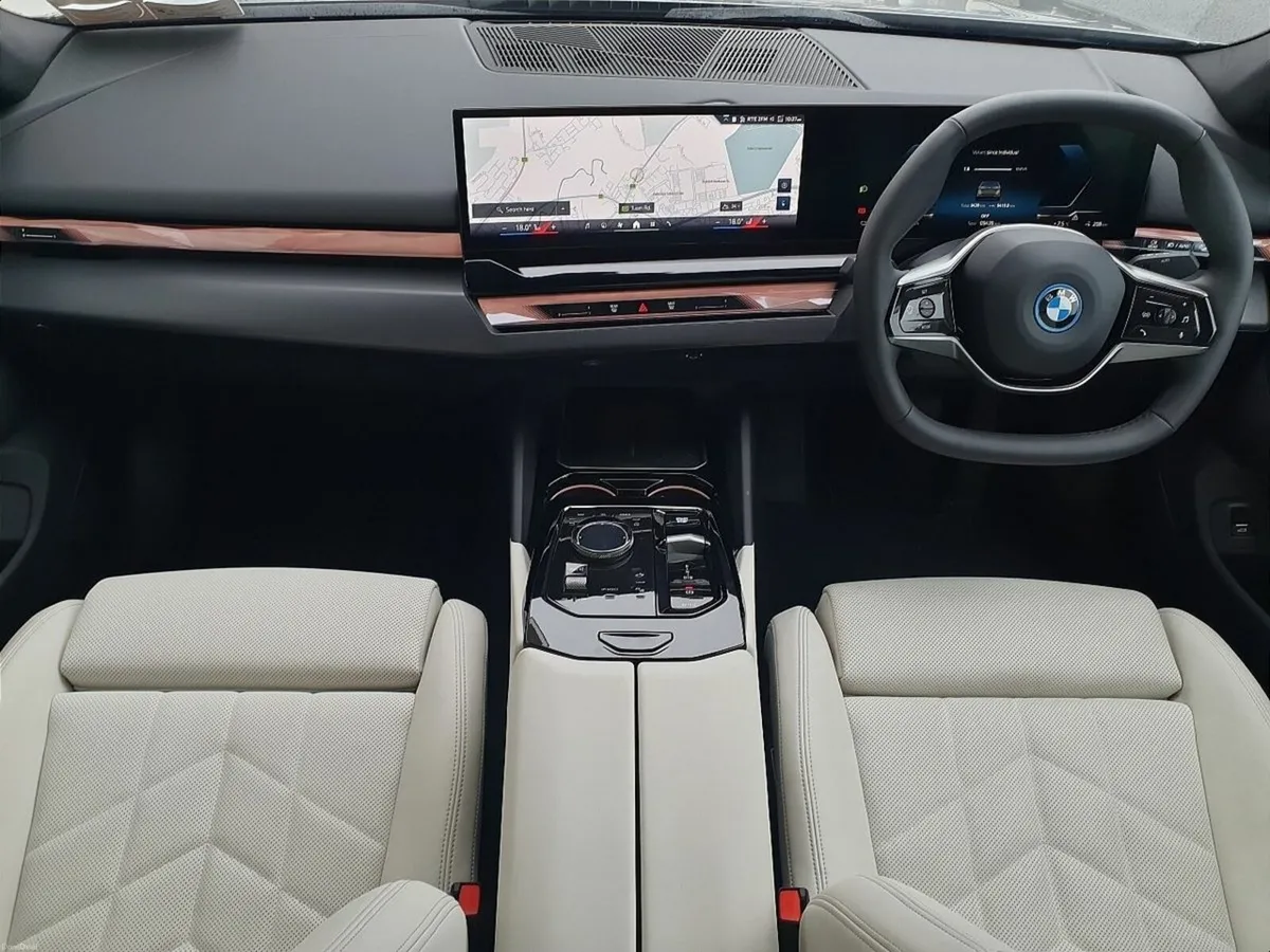 BMW i5 eDrive40 Sport Edition - Image 4
