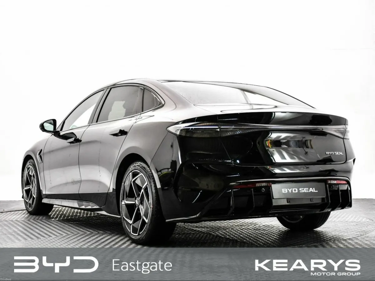 BYD SEAL Design Pan roof, heated seats, heated ste - Image 5