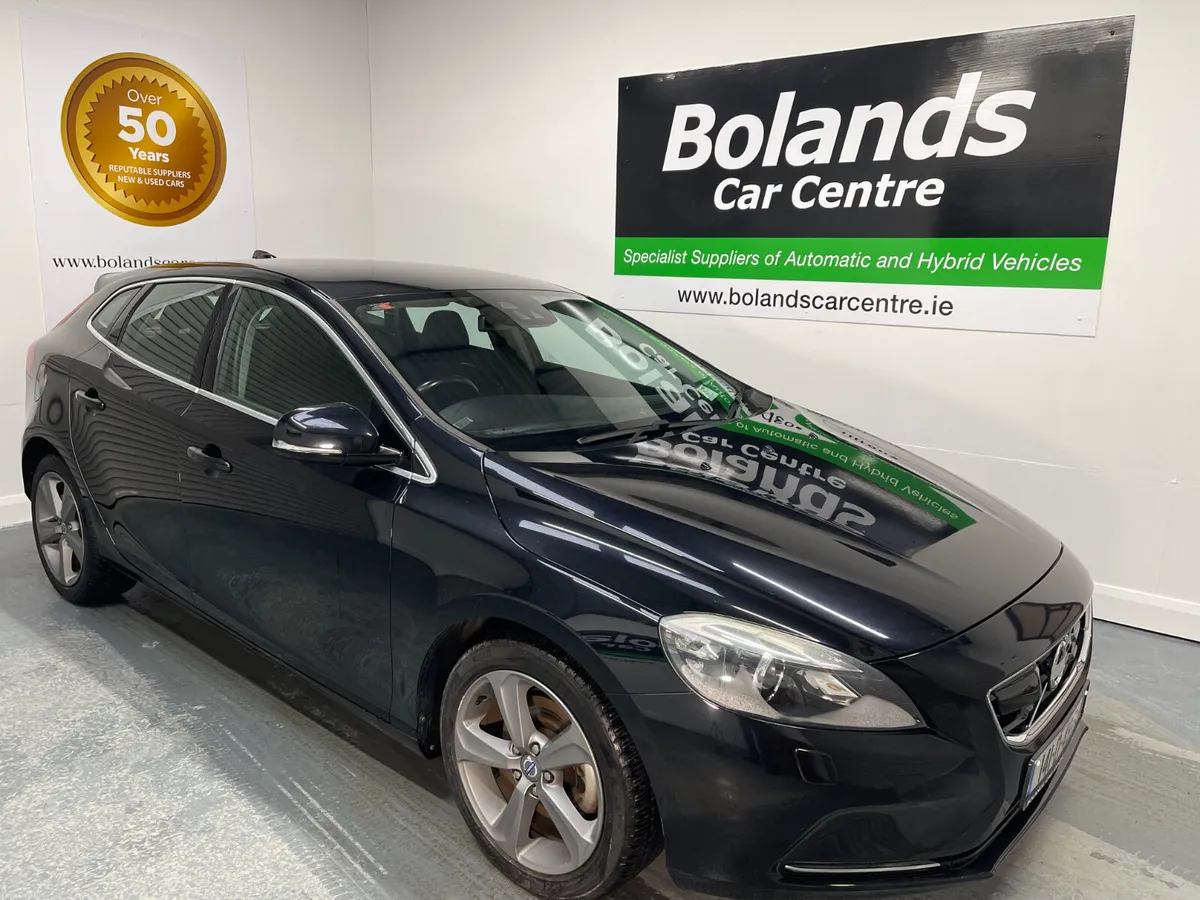 141 Volvo V40 Automatic 1.6 T4 5dr Model - Image 1