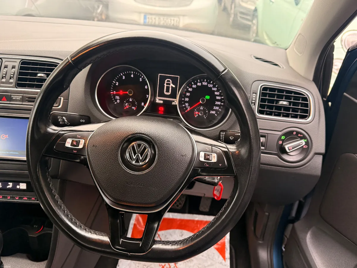 Volkswagen polo 1.2 Tsi 2016 top spec - Image 5