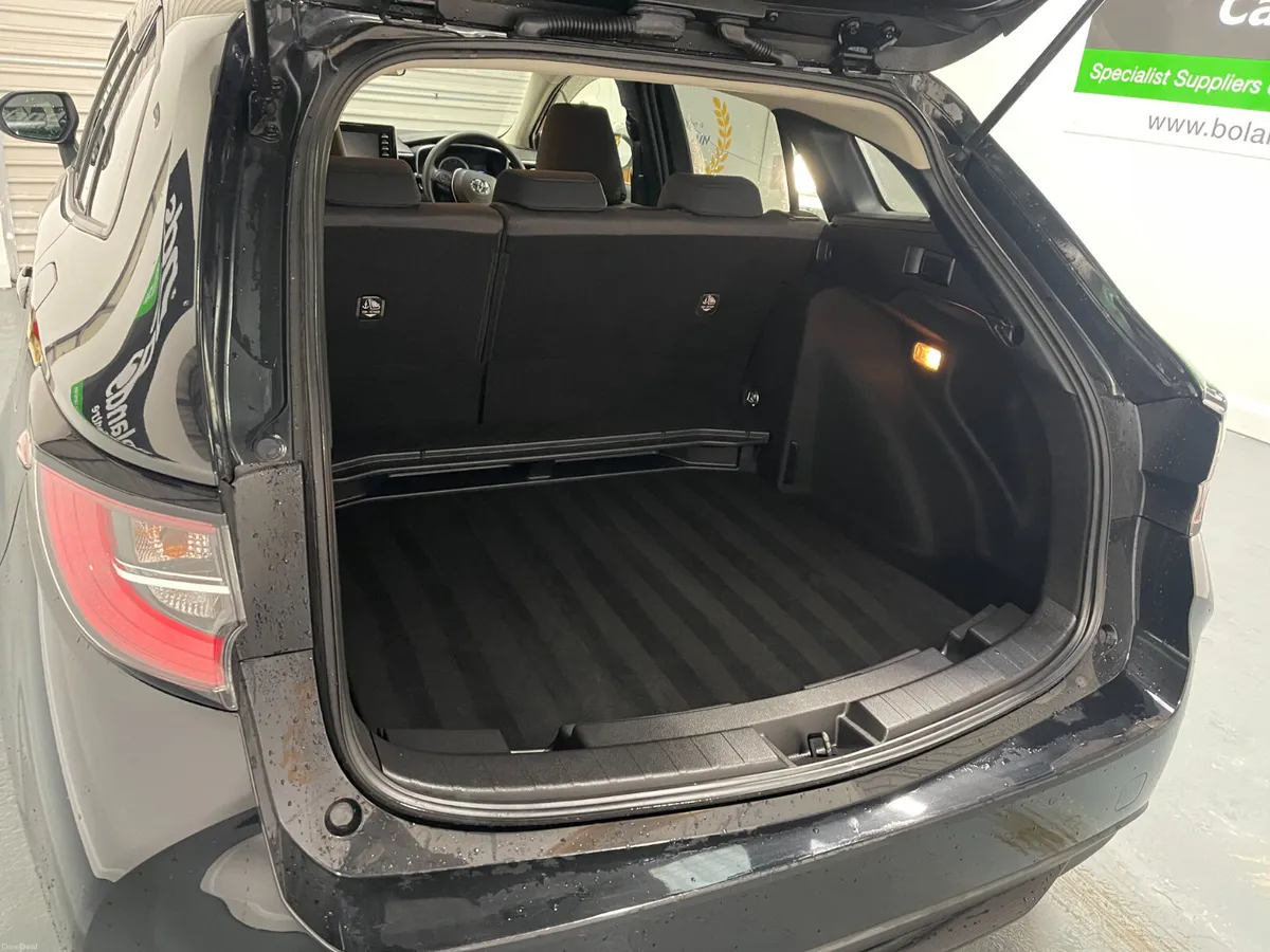 211 Toyota Corolla Hybrid 1.8 Automatic Touring - Image 3