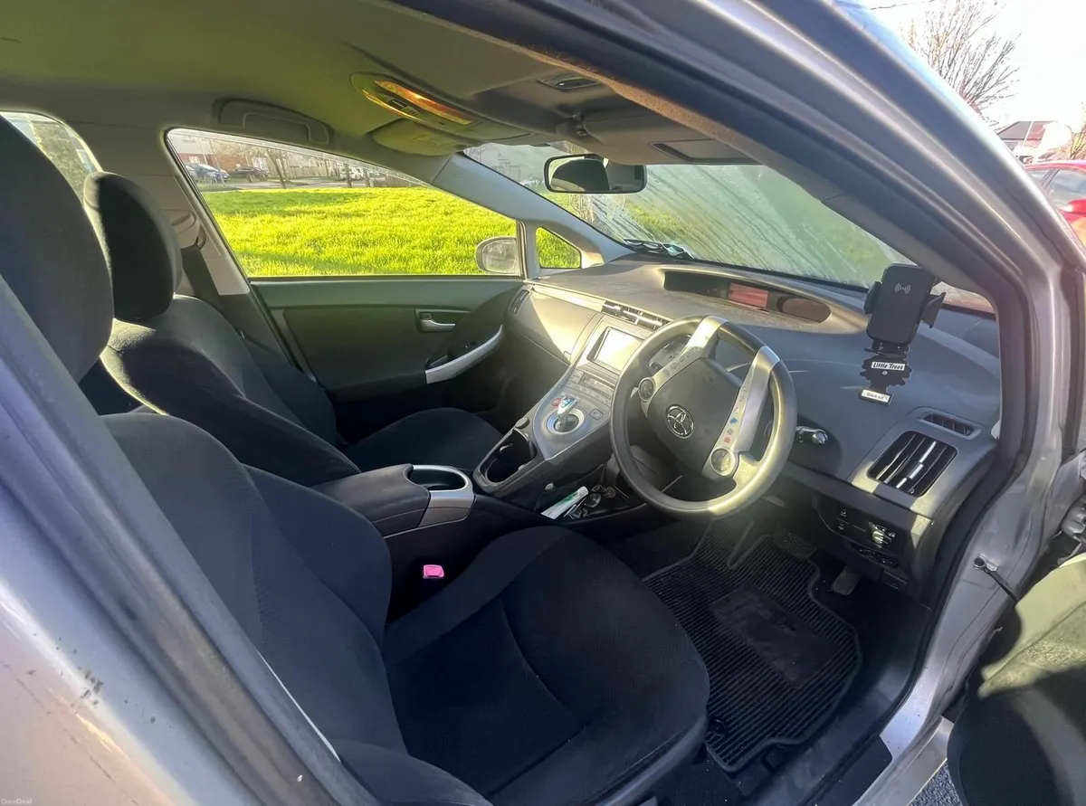 Toyota Prius 2013 - Image 3