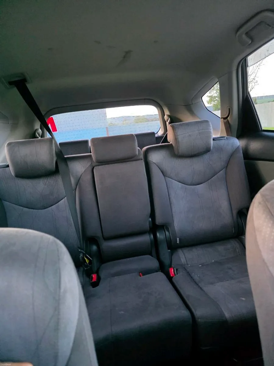 Toyota prius 7 seater - Image 3