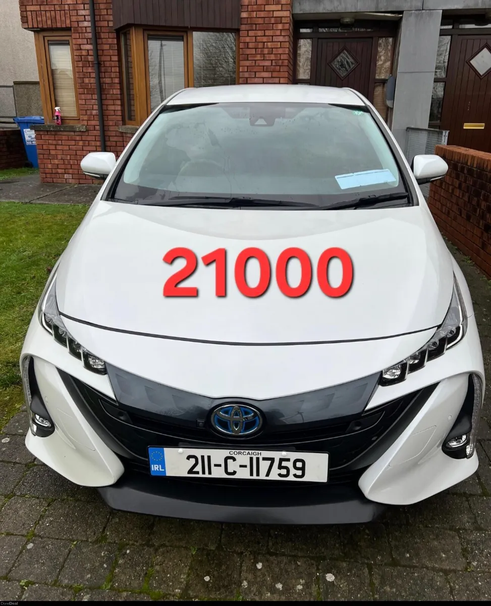 Toyota Prius PHV plug in - Image 1