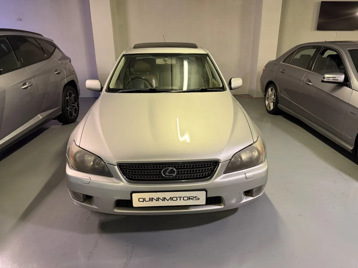 2005 LEXUS IS200  SPORT | LSD | SUNROOF | PRIVACY - Image 2