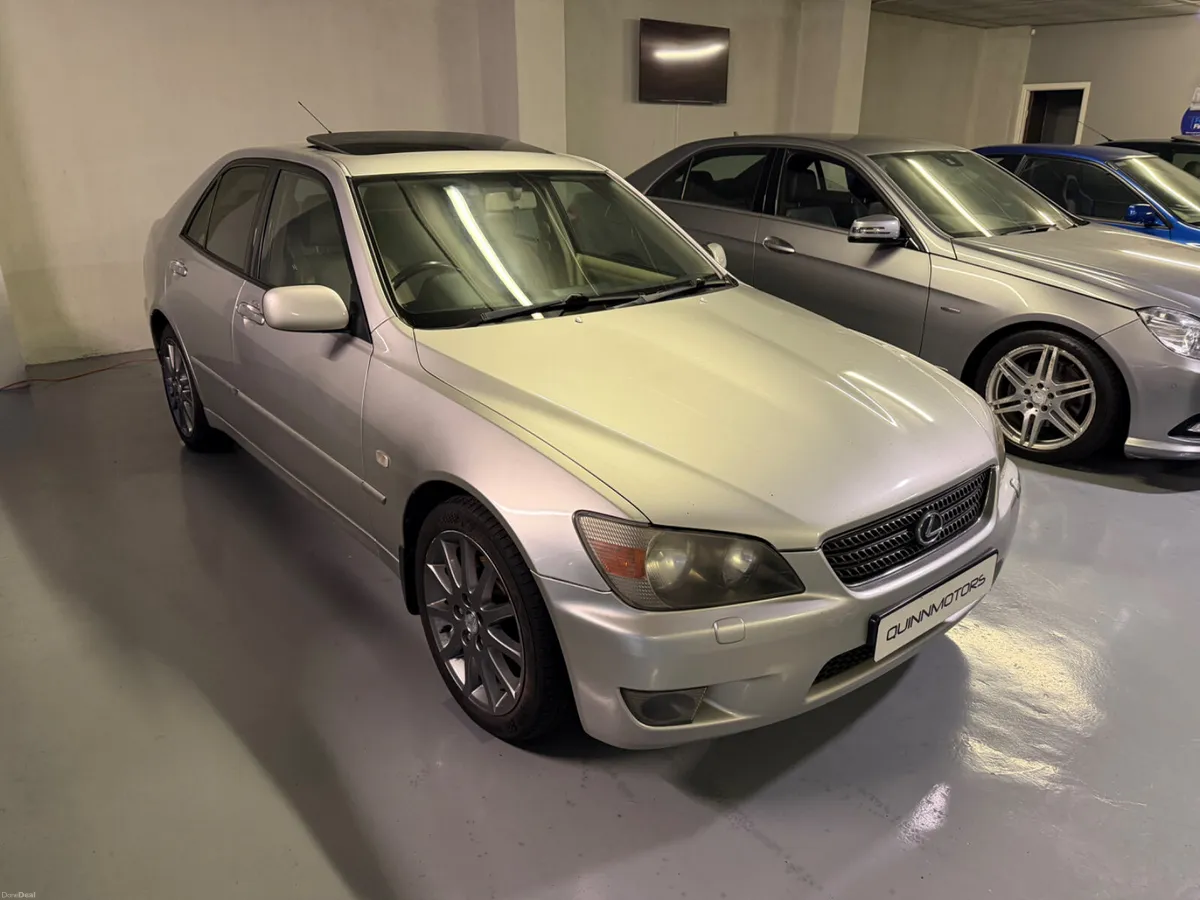 2005 LEXUS IS200  SPORT | LSD | SUNROOF | PRIVACY - Image 3