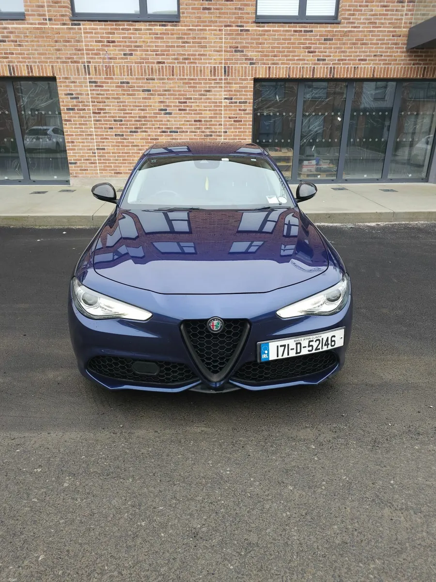 Alfa Romeo Giulia 2017 - Image 4